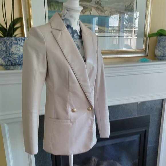 GUESS Fitted Vegan Leather Double-Breasted Emelie Blazer EUC - Picture 4 of 15